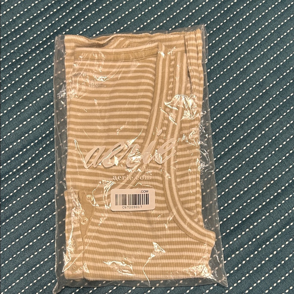 NWT AERIE STRIPED HENLEY TANK MEDIUM TAN AND WHITE